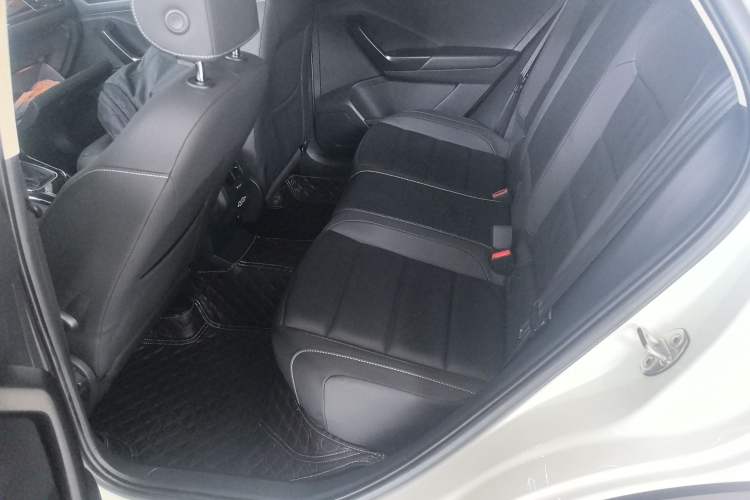 Used Volkswagen T-ROC 2021 280TSI DSG Two-Wheel Drive Comfort Connect Edition Left Rear Seat