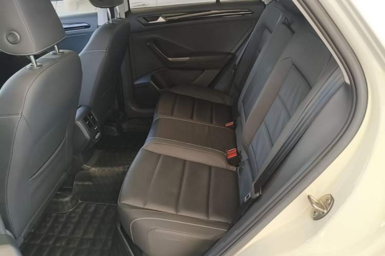 Used Volkswagen T-ROC 2021 Revised Version 280TSI DSG Two-Wheel Drive Comfort & Smart Connectivity Edition Left Rear Seat