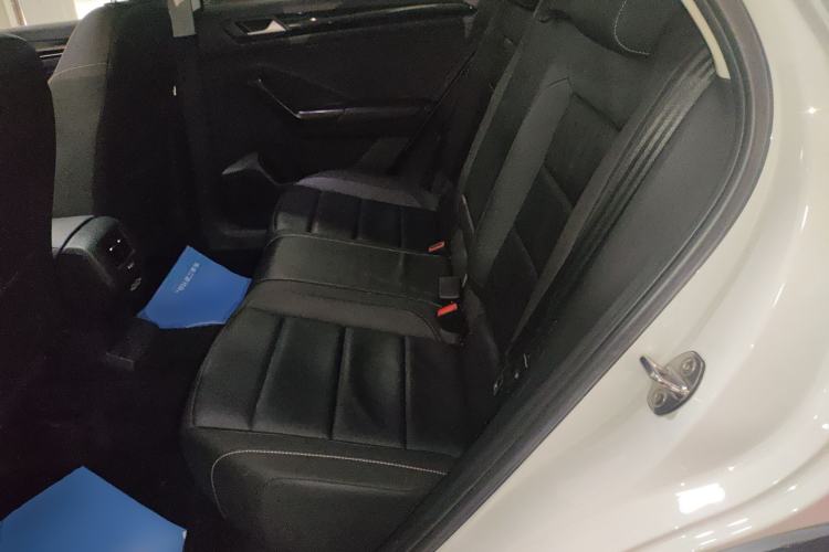 Used Volkswagen T-ROC 2021 280TSI DSG Two-Wheel Drive Comfort Connect Edition Left Rear Seat
