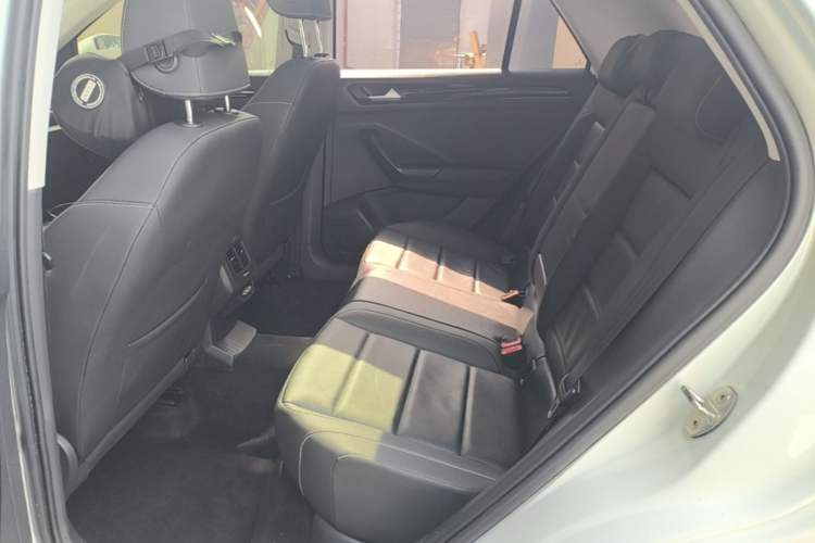 Used Volkswagen T-ROC 2021 280TSI DSG Two-Wheel Drive Comfort Connect Edition Left Rear Seat