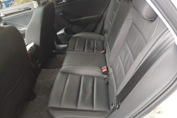 Used Volkswagen T-ROC 2021 280TSI DSG Two-Wheel Drive Comfort Connect Edition Left Rear Seat