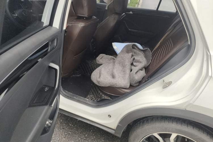 Used Volkswagen T-ROC 2021 280TSI DSG Two-Wheel Drive Comfort Connect Edition Left Rear Seat