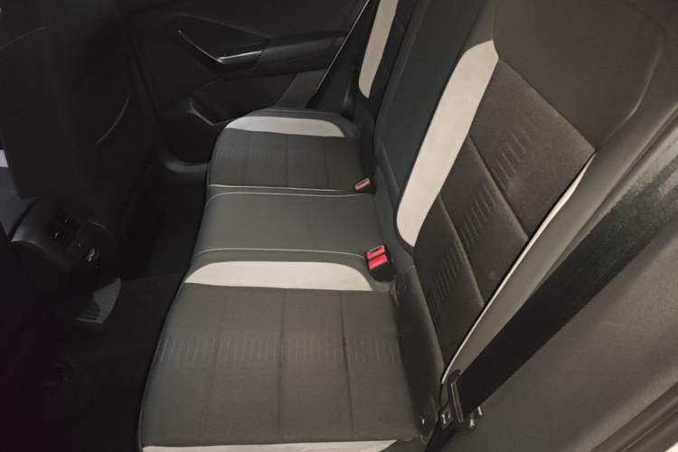 Used Volkswagen T-ROC 2021 Revised Version 280TSI DSG Two-Wheel Drive Elite Connect Edition Left Rear Seat