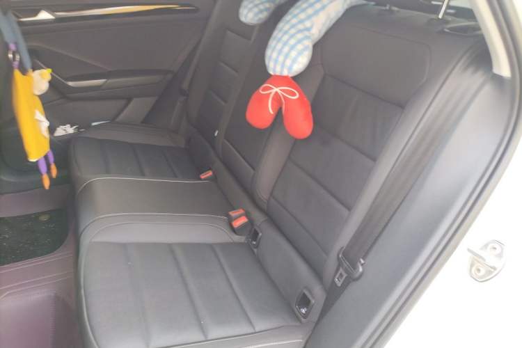 Used Volkswagen T-ROC 2021 280TSI DSG Two-Wheel Drive Comfort Connect Edition Left Rear Seat