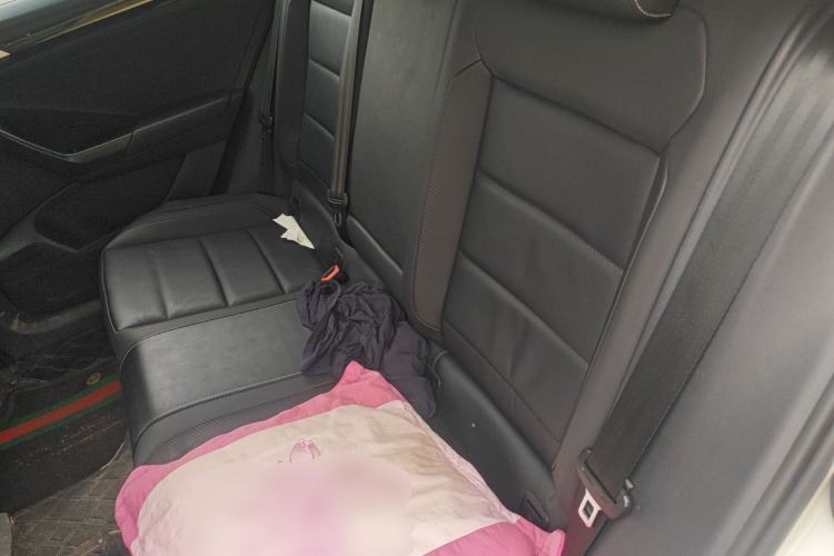 Used Volkswagen T-ROC 2021 280TSI DSG Two-Wheel Drive Comfort Connect Edition Left Rear Seat