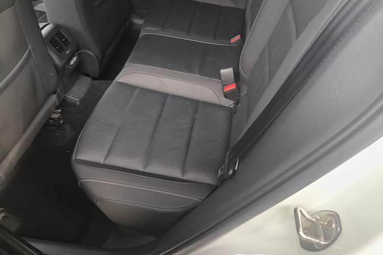 Used Volkswagen T-ROC 2021 280TSI DSG Two-Wheel Drive Comfort Connect Edition Left Rear Seat