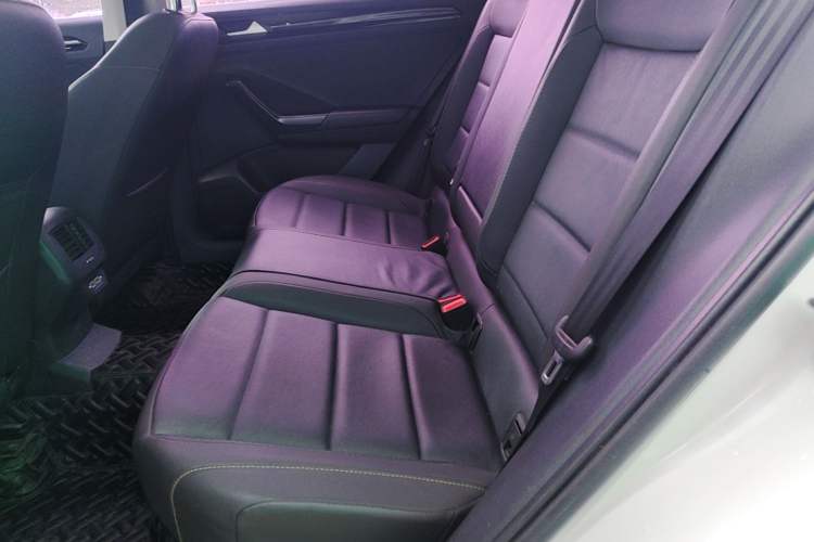 Used Volkswagen T-ROC 2021 280TSI DSG Two-Wheel Drive Comfort Connect Edition Left Rear Seat