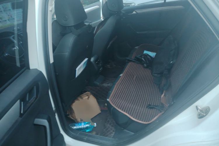 Used Volkswagen T-ROC 2021 Revised Version 280TSI DSG Two-Wheel Drive Elite Connect Edition Left Rear Seat