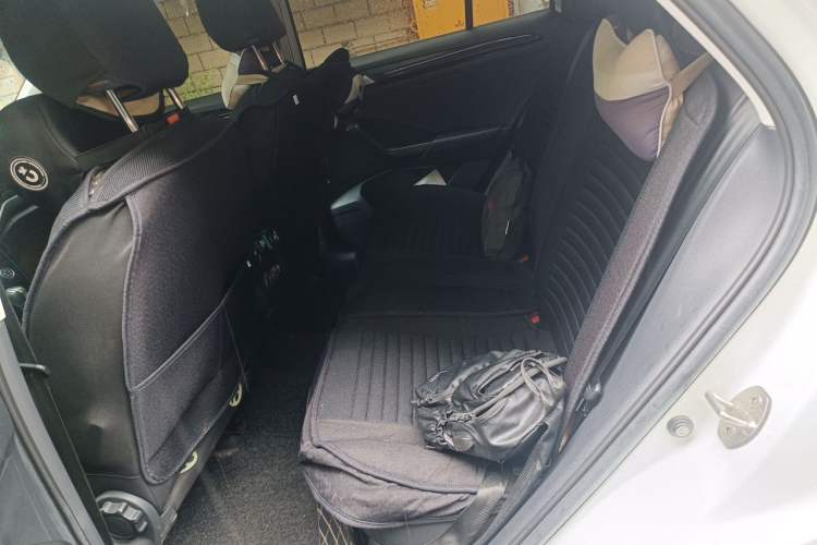 Used Volkswagen T-ROC 2021 280TSI DSG Two-Wheel Drive Comfort Connect 30th Anniversary Edition Left Rear Seat