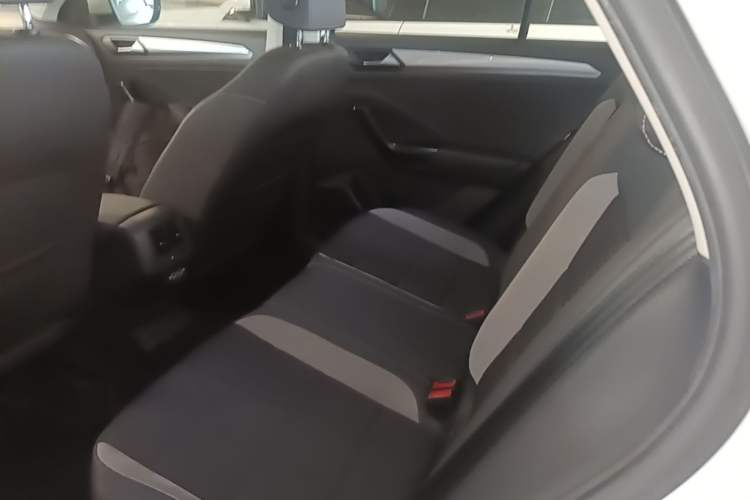 Used Volkswagen T-ROC 2021 280TSI DSG Two-Wheel Drive Elite Connect Edition Left Rear Seat