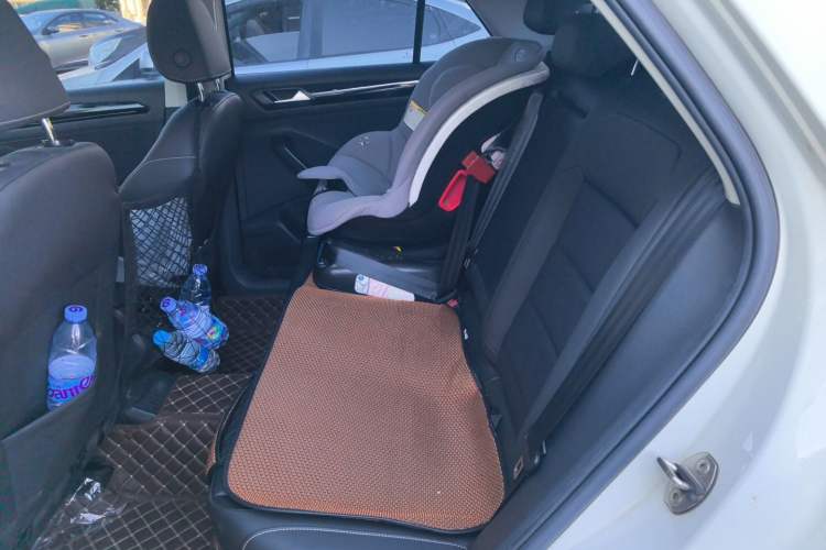 Used Volkswagen T-ROC 2021 280TSI DSG Two-Wheel Drive Comfort Connect Edition Left Rear Seat