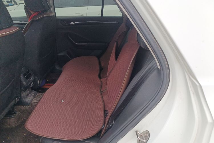 Used Volkswagen T-ROC 2021 280TSI DSG Two-Wheel Drive Comfort Connect Edition Left Rear Seat