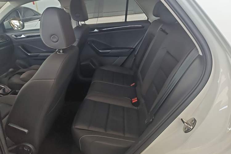 Used Volkswagen T-ROC 2021 280TSI DSG Two-Wheel Drive Comfort Connect Edition Left Rear Seat