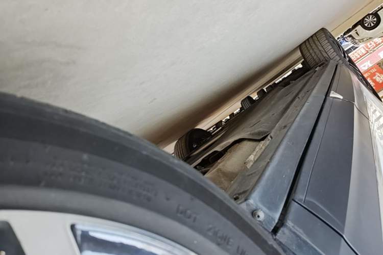 Used Volkswagen T-ROC 2021 280TSI DSG Two-Wheel Drive Comfort Connect 30th Anniversary Edition Left Side Sill