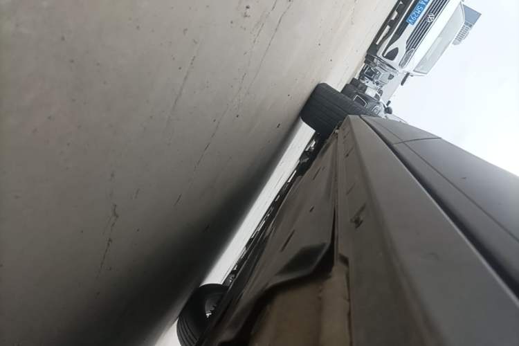 Used Volkswagen T-ROC 2021 280TSI DSG Two-Wheel Drive Elite Connect Edition Left Side Sill