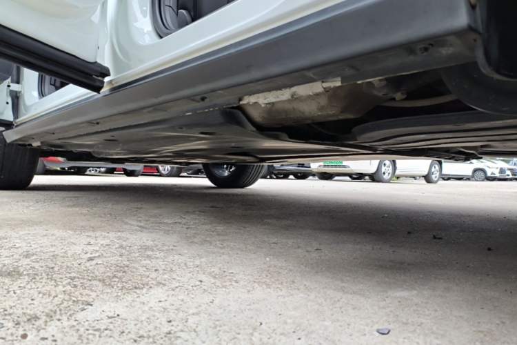 Used Volkswagen T-ROC 2021 280TSI DSG Two-Wheel Drive Comfort Connect Edition Left Side Sill