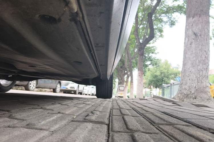 Used Volkswagen T-ROC 2021 280TSI DSG Two-Wheel Drive Elite Connect Edition Left Side Sill