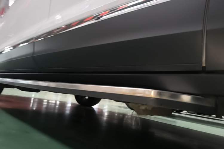 Used Volkswagen T-ROC 2021 280TSI DSG Two-Wheel Drive Comfort Connect Edition Left Side Sill
