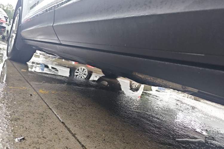 Used Volkswagen T-ROC 2021 280TSI DSG Two-Wheel Drive Elite Connect Edition Left Side Sill