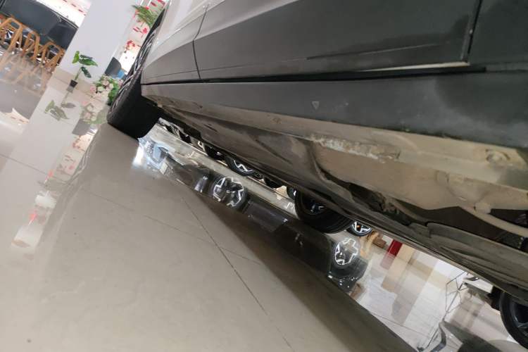 Used Volkswagen T-ROC 2021 280TSI DSG Two-Wheel Drive Comfort Connect Edition Left Side Sill
