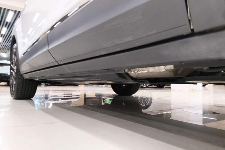 Used Volkswagen T-ROC 2021 280TSI DSG Two-Wheel Drive Comfort Connect Edition Left Side Sill