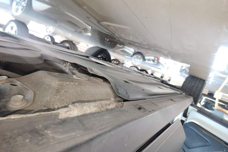 Used Volkswagen T-ROC 2021 280TSI DSG Two-Wheel Drive Comfort Connect Edition Left Side Sill