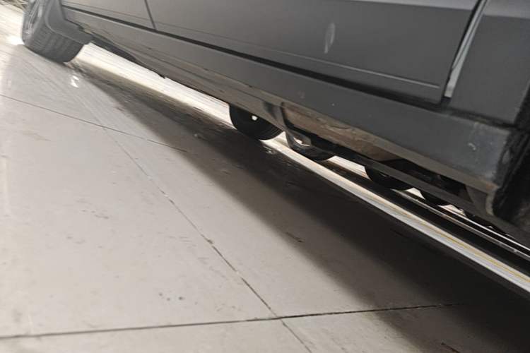 Used Volkswagen T-ROC 2021 280TSI DSG Two-Wheel Drive Comfort Connect 30th Anniversary Edition Left Side Sill