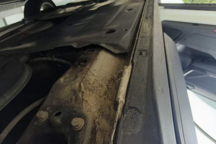 Used Volkswagen T-ROC 2021 Revised Version 280TSI DSG Two-Wheel Drive Elite Connect Edition Left Side Sill