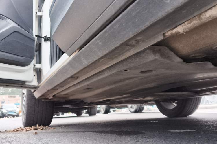Used Volkswagen T-ROC 2021 280TSI DSG Two-Wheel Drive Comfort Connect Edition Left Side Sill