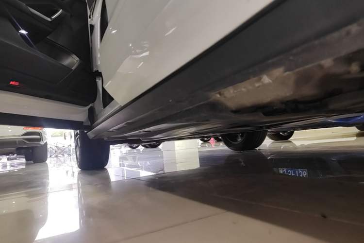 Used Volkswagen T-ROC 2021 280TSI DSG Two-Wheel Drive R-Line Pro Connected Version Left Side Sill
