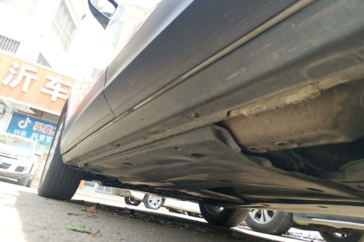 Used Volkswagen T-ROC 2021 Revised Version 280TSI DSG Two-Wheel Drive Elite Connect Edition Left Side Sill