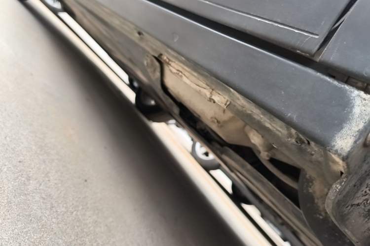 Used Volkswagen T-ROC 2021 Revised Version 280TSI DSG Two-Wheel Drive Elite Connect Edition Left Side Sill