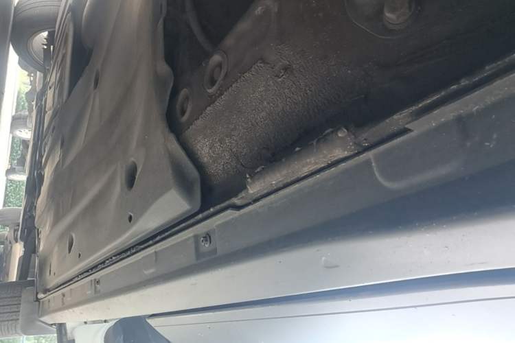 Used Volkswagen T-ROC 2021 280TSI DSG Two-Wheel Drive Elite Connect Edition Left Side Sill