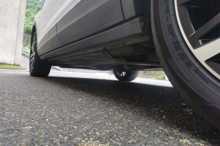 Used Volkswagen T-ROC 2021 Revised Version 280TSI DSG All-Wheel Drive Luxury Connected Edition Left Side Sill