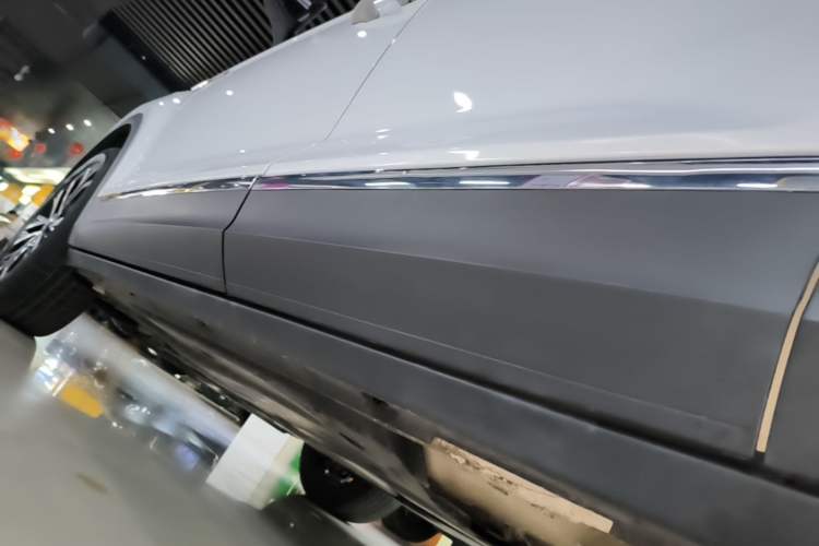 Used Volkswagen T-ROC 2021 280TSI DSG Two-Wheel Drive Comfort Connect Edition Left Side Sill