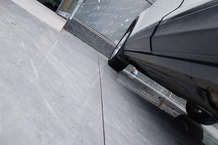 Used Volkswagen T-ROC 2021 Revised Version 280TSI DSG Two-Wheel Drive Elite Connect Edition Left Side Sill