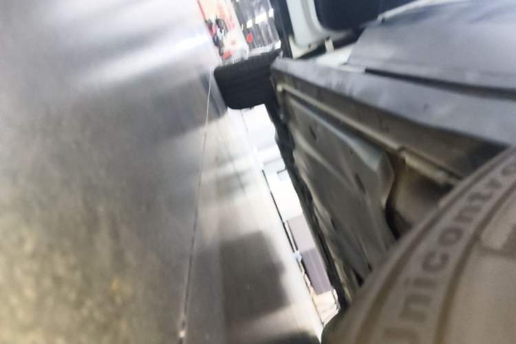 Used Volkswagen T-ROC 2021 280TSI DSG Two-Wheel Drive Comfort Connect Edition Left Side Sill