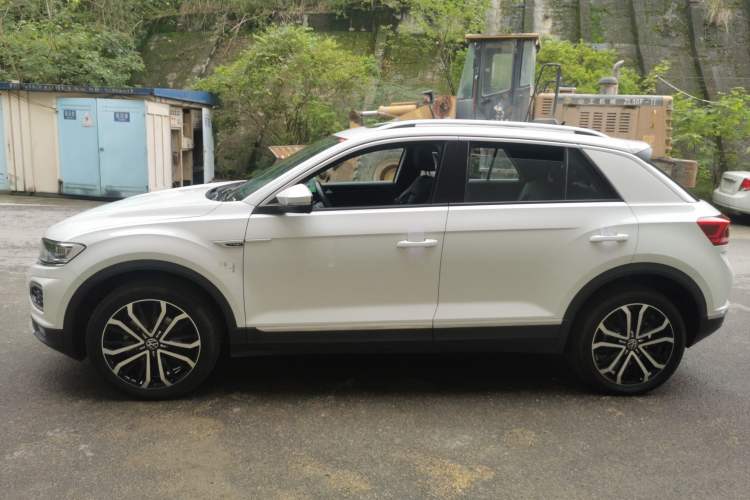 Used Volkswagen T-ROC 2021 Revised Version 280TSI DSG All-Wheel Drive Luxury Connected Edition Left Side