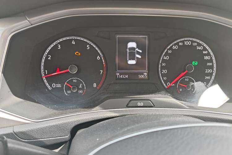 Used Volkswagen T-ROC 2021 280TSI DSG Two-Wheel Drive Elite Connect Edition Odometer Close Up