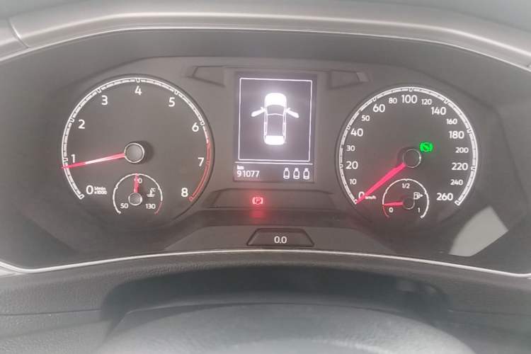 Used Volkswagen T-ROC 2021 280TSI DSG Two-Wheel Drive Elite Connect Edition Odometer Close Up