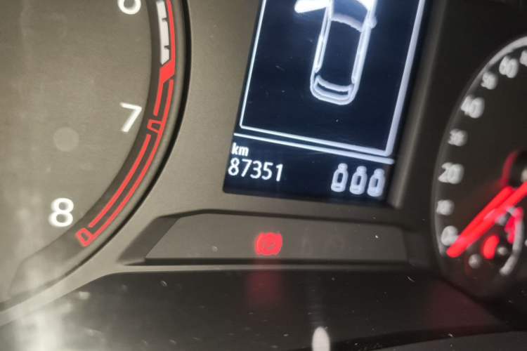 Used Volkswagen T-ROC 2021 280TSI DSG Two-Wheel Drive Elite Connect Edition Odometer Close Up