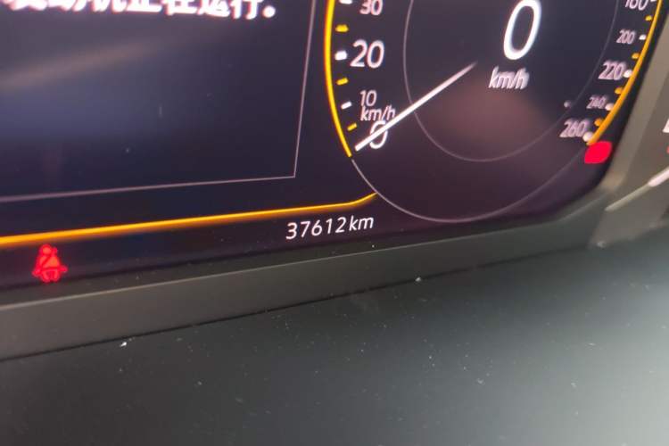 Used Volkswagen T-ROC 2021 Revised Version 280TSI DSG All-Wheel Drive Luxury Connected Edition Odometer Close Up
