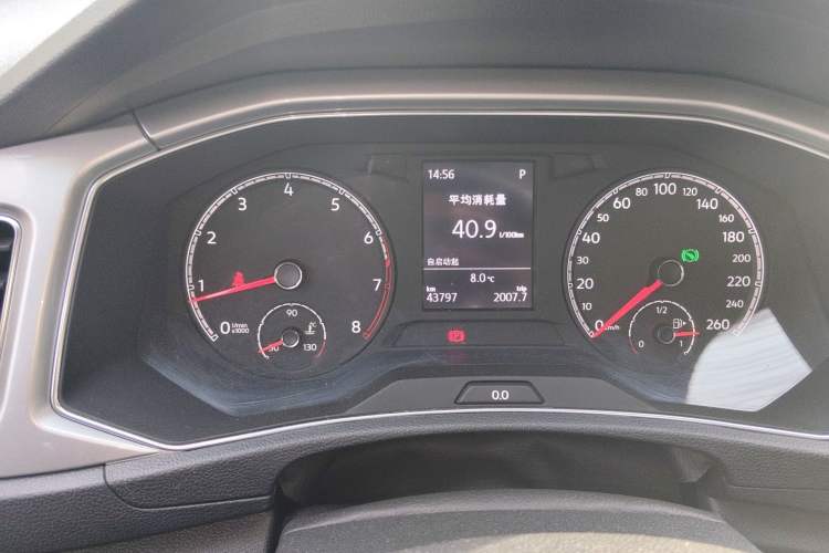 Used Volkswagen T-ROC 2021 280TSI DSG Two-Wheel Drive Elite Connect Edition Odometer Close Up
