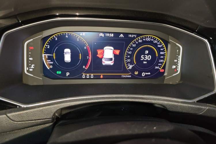 Used Volkswagen T-ROC 2021 280TSI DSG Two-Wheel Drive Comfort Connect Edition Odometer Close Up