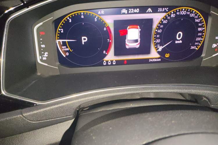 Used Volkswagen T-ROC 2021 280TSI DSG Two-Wheel Drive Comfort Connect Edition Odometer Close Up