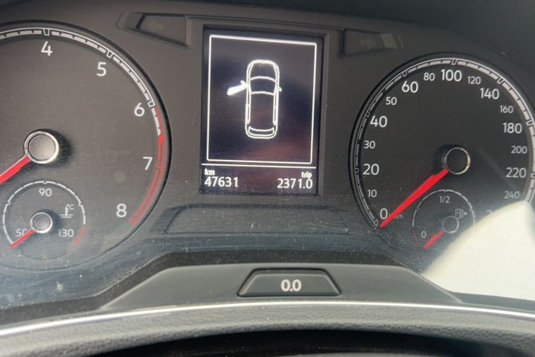 Used Volkswagen T-ROC 2021 280TSI DSG Two-Wheel Drive Elite Connect Edition Odometer Close Up