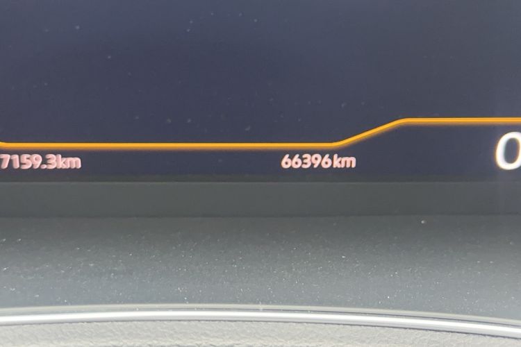 Used Volkswagen T-ROC 2021 280TSI DSG Two-Wheel Drive Comfort Connect Edition Odometer Close Up