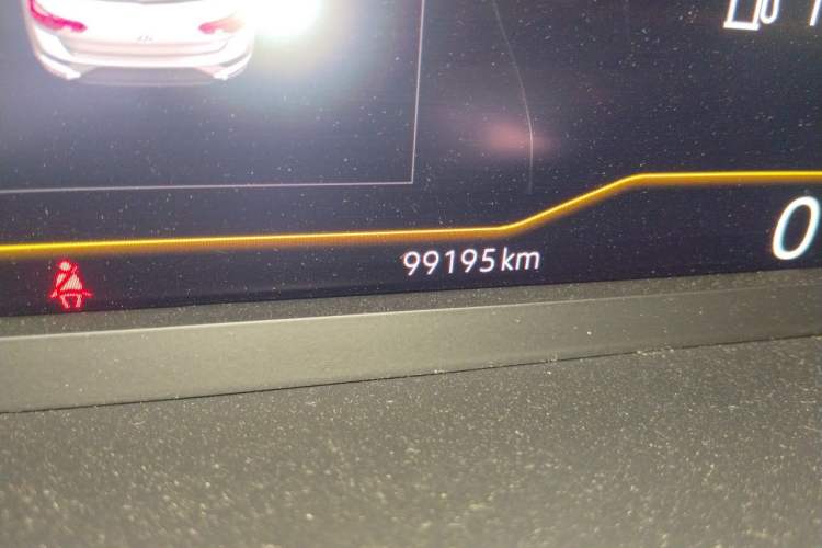 Used Volkswagen T-ROC 2021 280TSI DSG Two-Wheel Drive Comfort Connect Edition Odometer Close Up