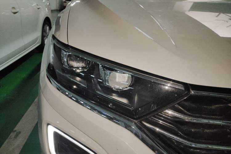 Used Volkswagen T-ROC 2021 Revised Version 280TSI DSG Two-Wheel Drive Elite Connect Edition Right Front Headlight