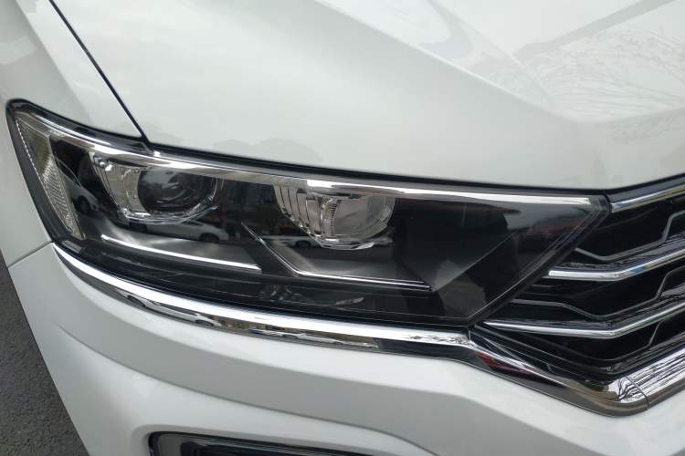 Used Volkswagen T-ROC 2021 Revised Version 280TSI DSG Two-Wheel Drive Elite Connect Edition Right Front Headlight